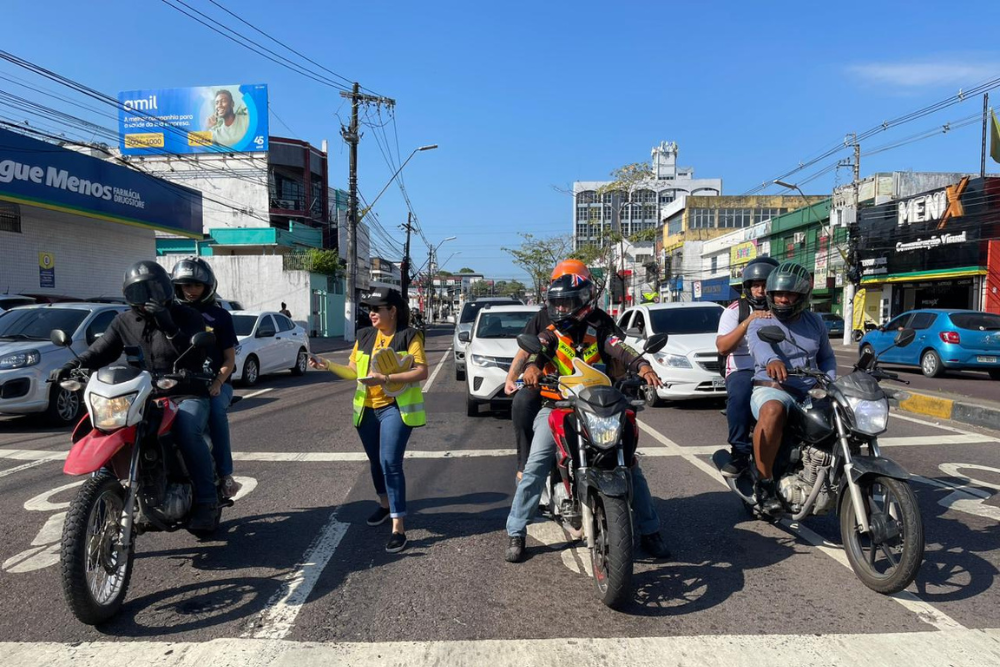 No Dia Nacional do Trânsito, prefeitura leva ‘Cine Moto’ às ruas com abordagem educativa para motociclistas na zona Oeste