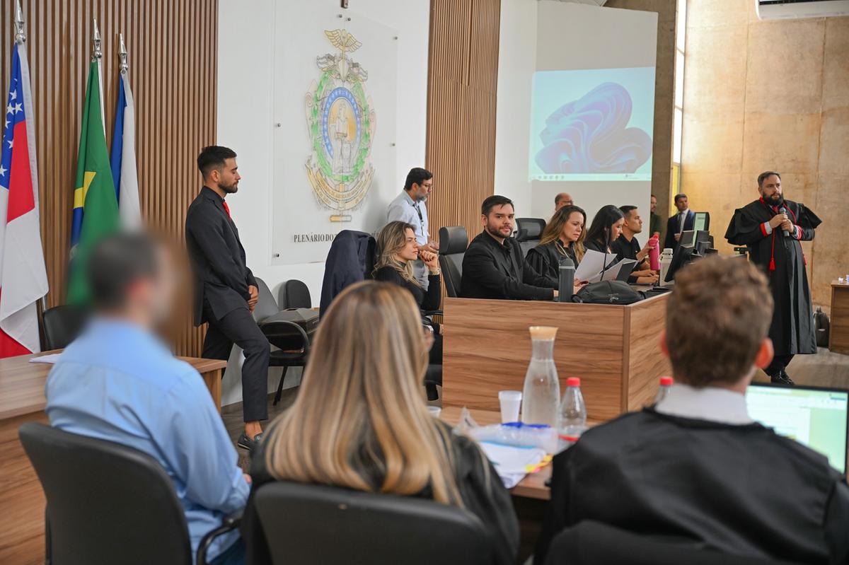 Homem é condenado por não aceitar filho negro e matar grávida