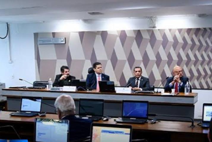 Fim da escala 6x1 avança na Câmara; PEC prevê jornada de 40 horas e dois dias de descanso