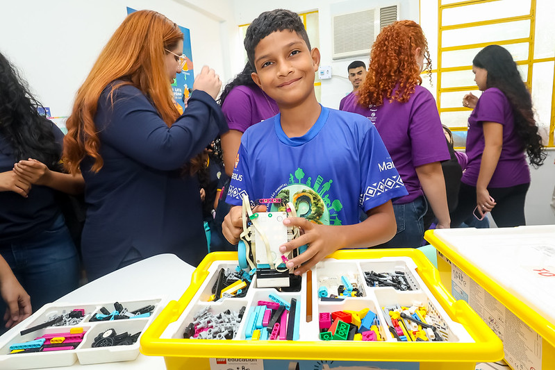 Prefeitura de Manaus inaugura ‘Biblioteca Futuro’ com Espaço Maker na escola municipal Nina Lins e beneficia mais de mil estudantes
