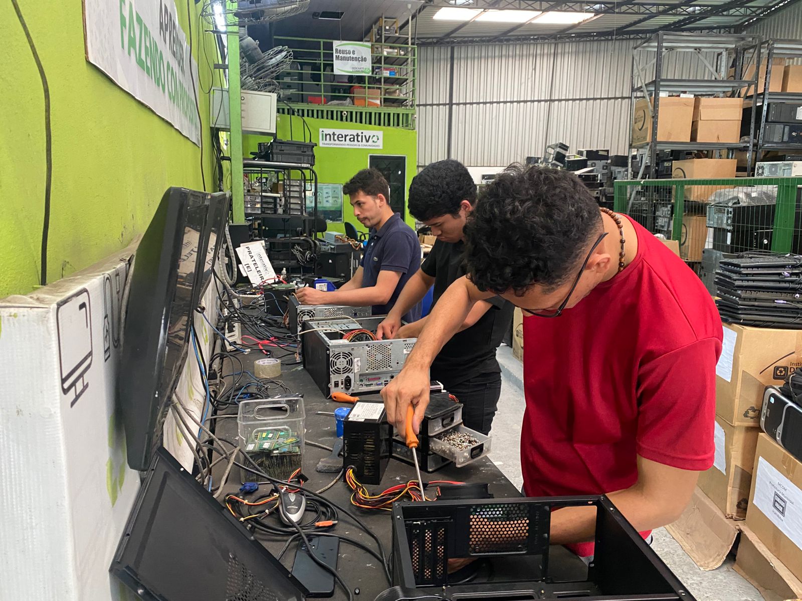Instituto Descarte Correto transforma vidas há décadas com inclusão digital e sustentabilidade na Amazônia