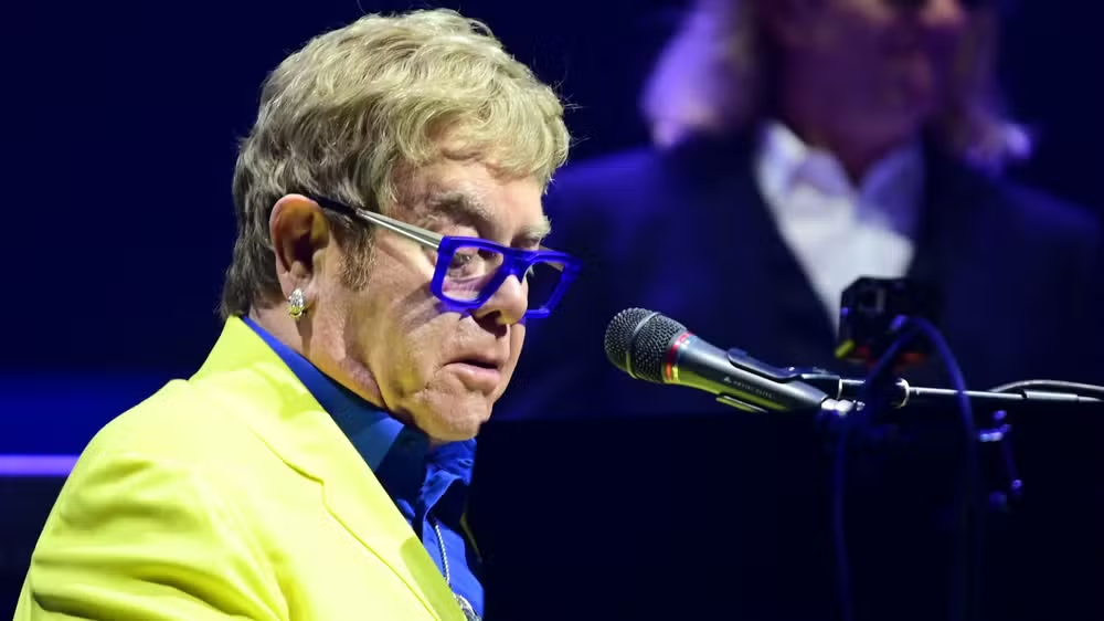 Aos 79 anos, Elton John esquece aposentadoria em show no Rock in Rio com baladas imbatíveis