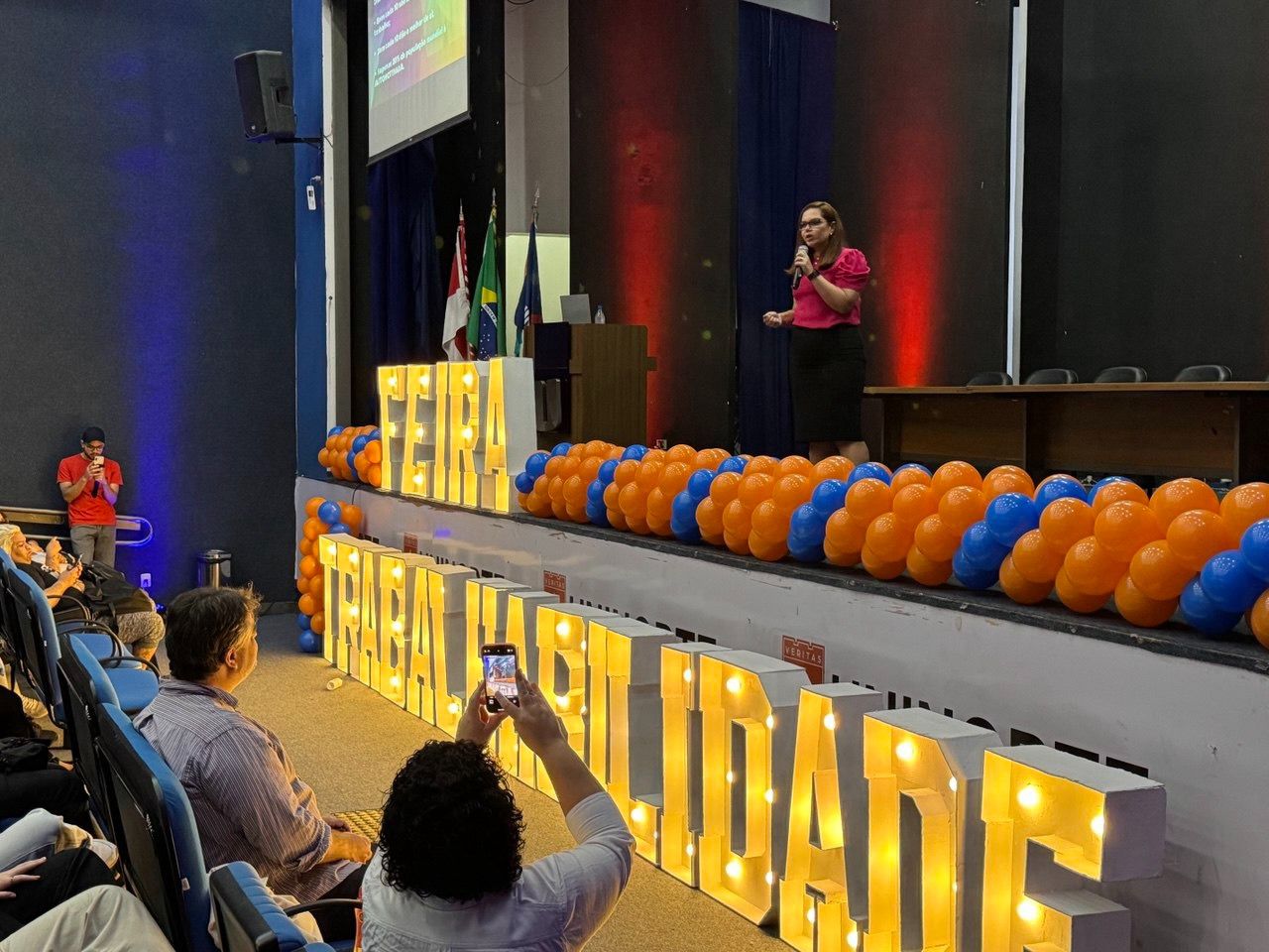 Feira de Trabalhabilidade conecta profissionais e empresas em Manaus