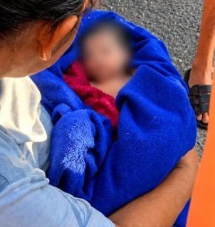 Bebê é encontrado abandonado em caixa de papelão em Manaus