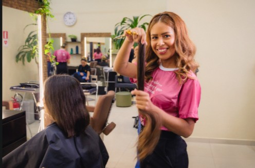 Amanda Beauty e Manauara Shopping promovem campanha de doação de cabelo para mulheres em tratamento contra o câncer