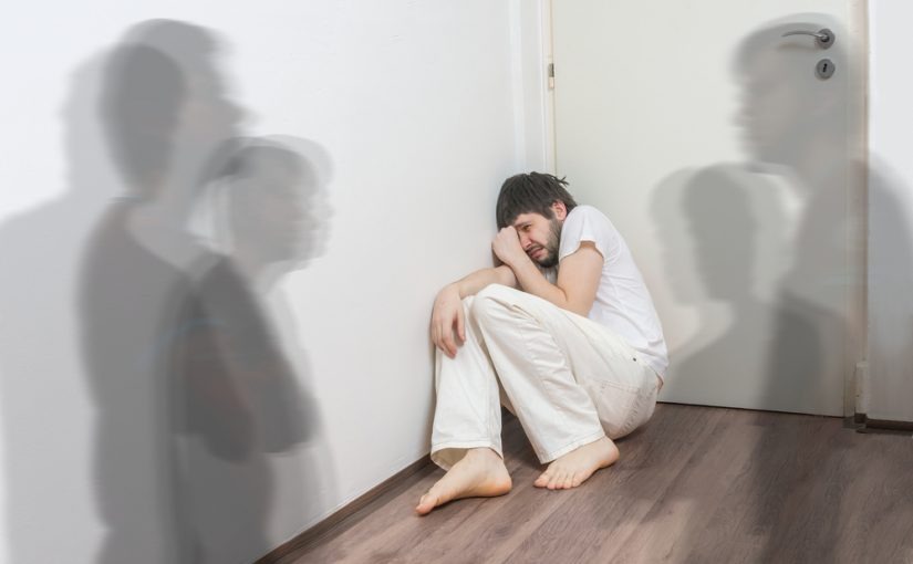 Afastamentos por transtornos mentais crescem 15,66% no Brasil e ultrapassam meio milhão de concessões em 2025