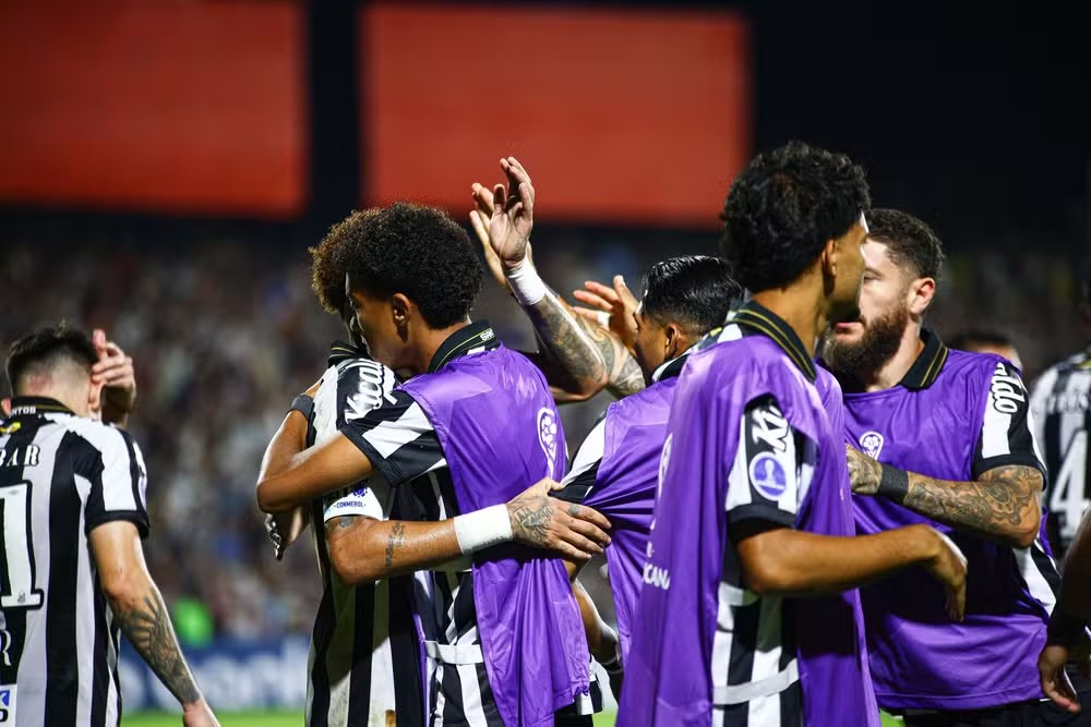 Após briga em treino, Neymar pede desculpas a Robinho Jr. e caso deve ser encerrado