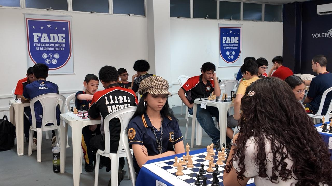 Mais de 1.200 estudantes-atletas participam de dia histórico do desporto escolar amazonense