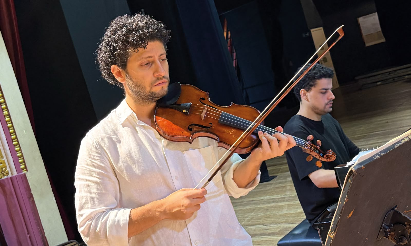 Recital “Diálogos” leva Beethoven e Ravel ao Teatro Amazonas em noite de violino e piano