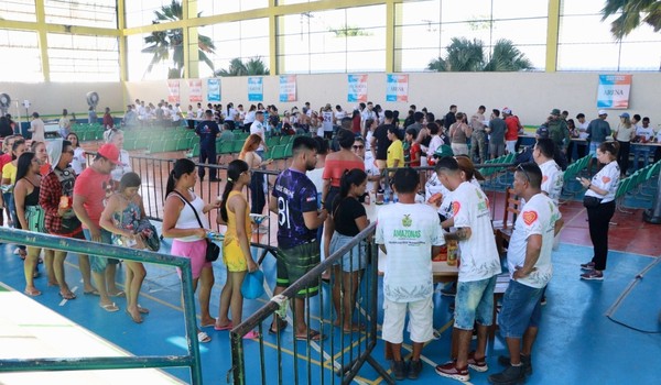 A troca de alimentos por pulseiras para a Festa dos Visitantes 2026 do Festival Folclórico de Parintins 2026 começa nesta terça-feira (23)