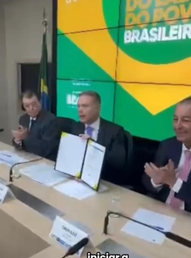 Ministro Renan Filho confirma edital para recuperação do trecho do meio da BR-319