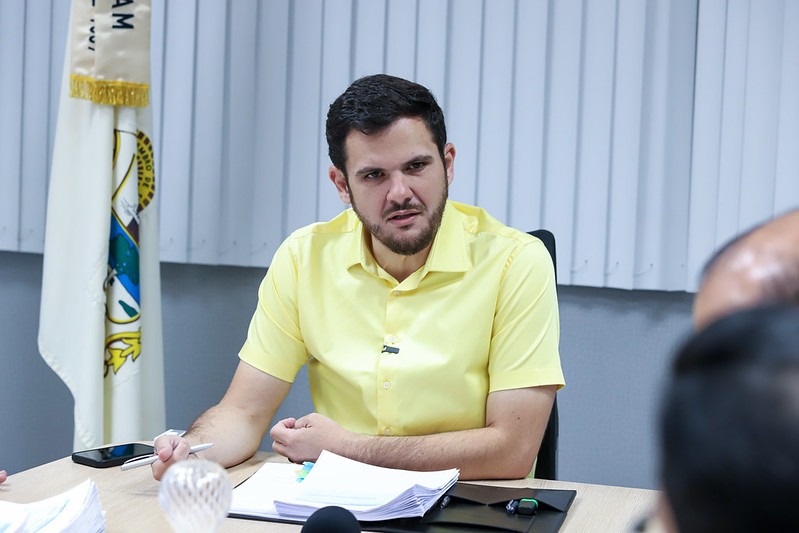 Renato Junior libera R$ 7,4 milhões para pequenos reparos em 515 escolas de Manaus