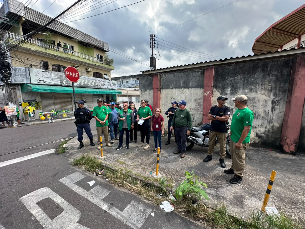 Prefeitura de Manaus multa estabelecimento em R$ 84 mil por descarte irregular de resíduos e ausência de licença ambiental