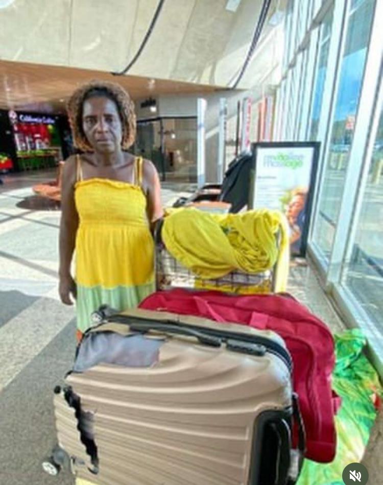 AFRICANA VIVE HÁ MAIS DE 60 DIAS NO AEROPORTO DE BELÉM APÓS IMPASSE COM PASSAPORTE