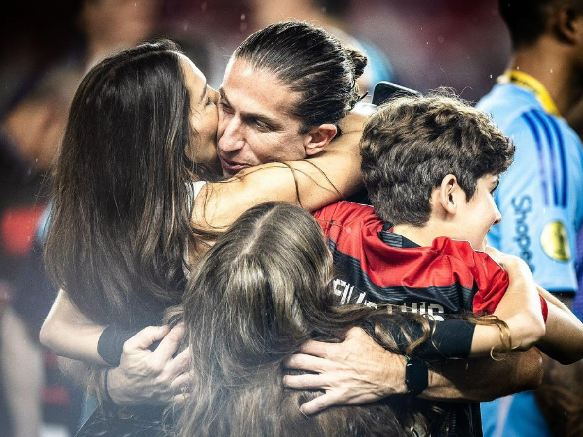 Após demissão no Flamengo, esposa de Filipe Luís fala em “sensação de injustiça”