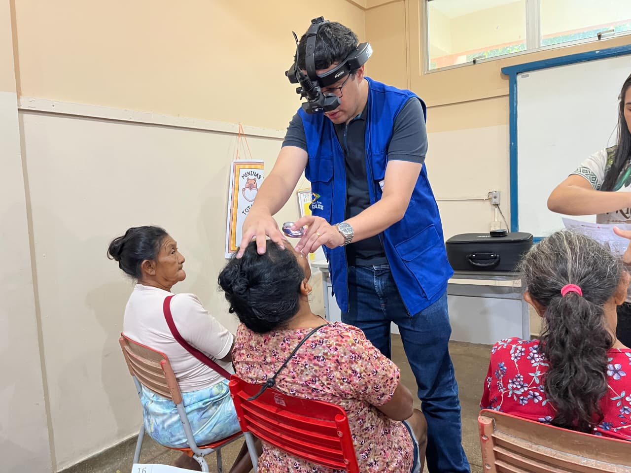 Mais de 80 indígenas passam por triagem para cirurgia de catarata em Parintins