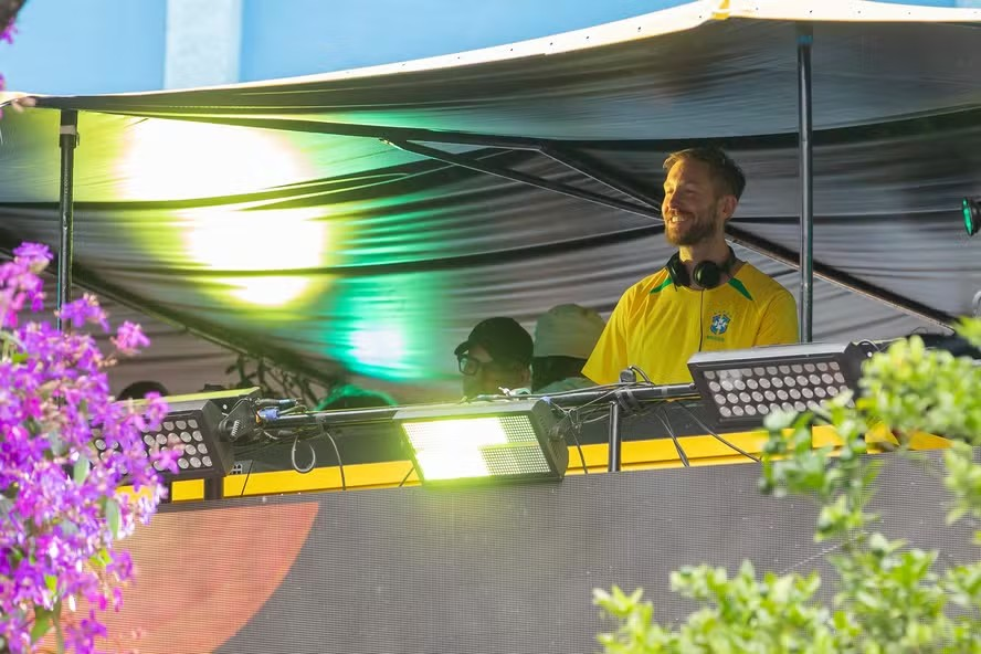 Atração disputada no Rock in Rio 2026, Calvin Harris já trabalhou em mercado e tocou em bloco de carnaval; veja 7 curiosidades