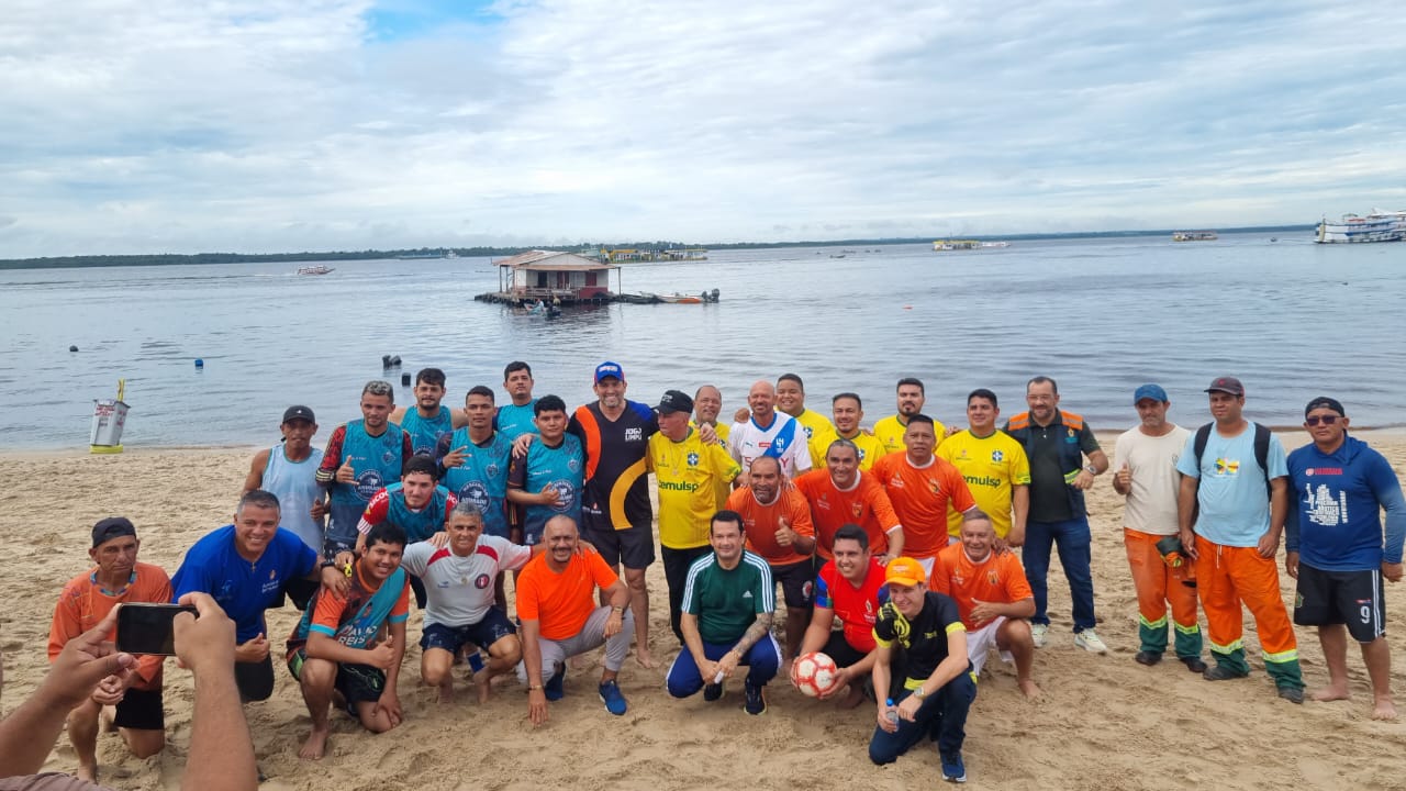 Praia da Ponta Branca volta a ser ponto de encontro da comunidade no Educandos