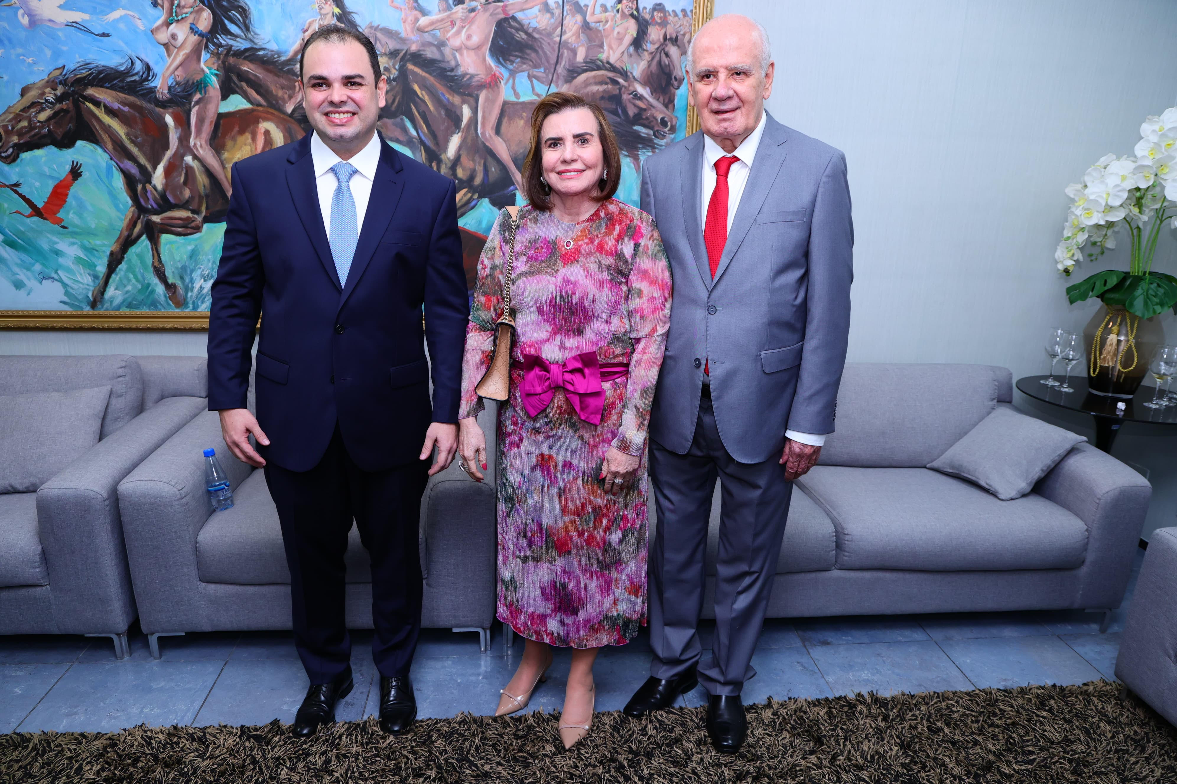 Presidente do TCE-AM prestigia posse do novo governador do Amazonas