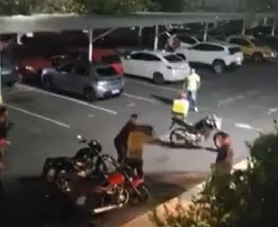 Motoboys envolvidos em confusÃ£o dentro de condomÃ­nio de Manaus sÃ£o presos