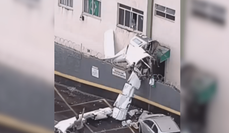 Queda de avião em Belo Horizonte deixa três mortos e dois feridos após atingir prédio residencial