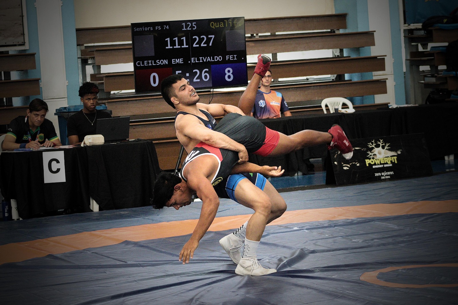 Bolsista da Nilton Lins leva bronze no Brasileiro Interclubes de Wrestling 2025