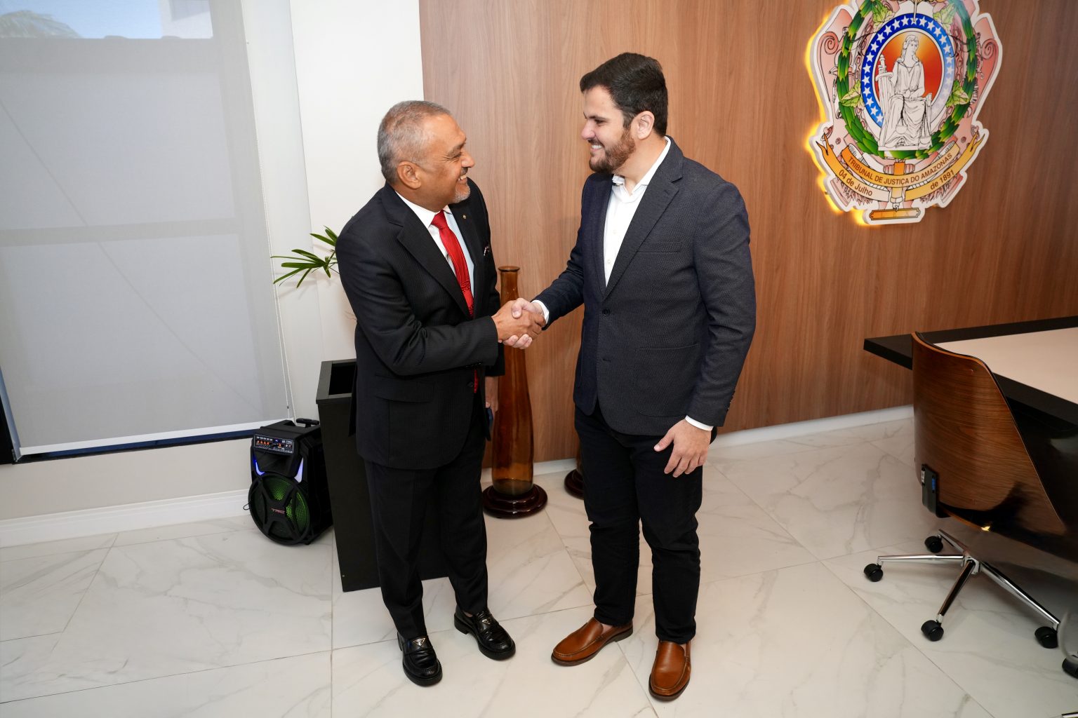 Prefeito Renato Junior destaca diálogo com TJ-AM para fortalecer parceria institucional e desenvolver projetos de infraestrutura em Manaus
