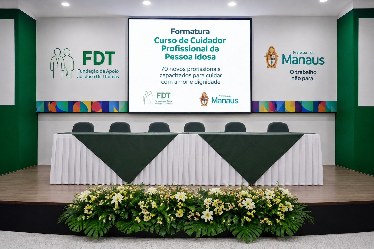 Prefeitura de Manaus realiza formatura de 70 profissionais do Curso de Cuidador Profissional da Pessoa Idosa