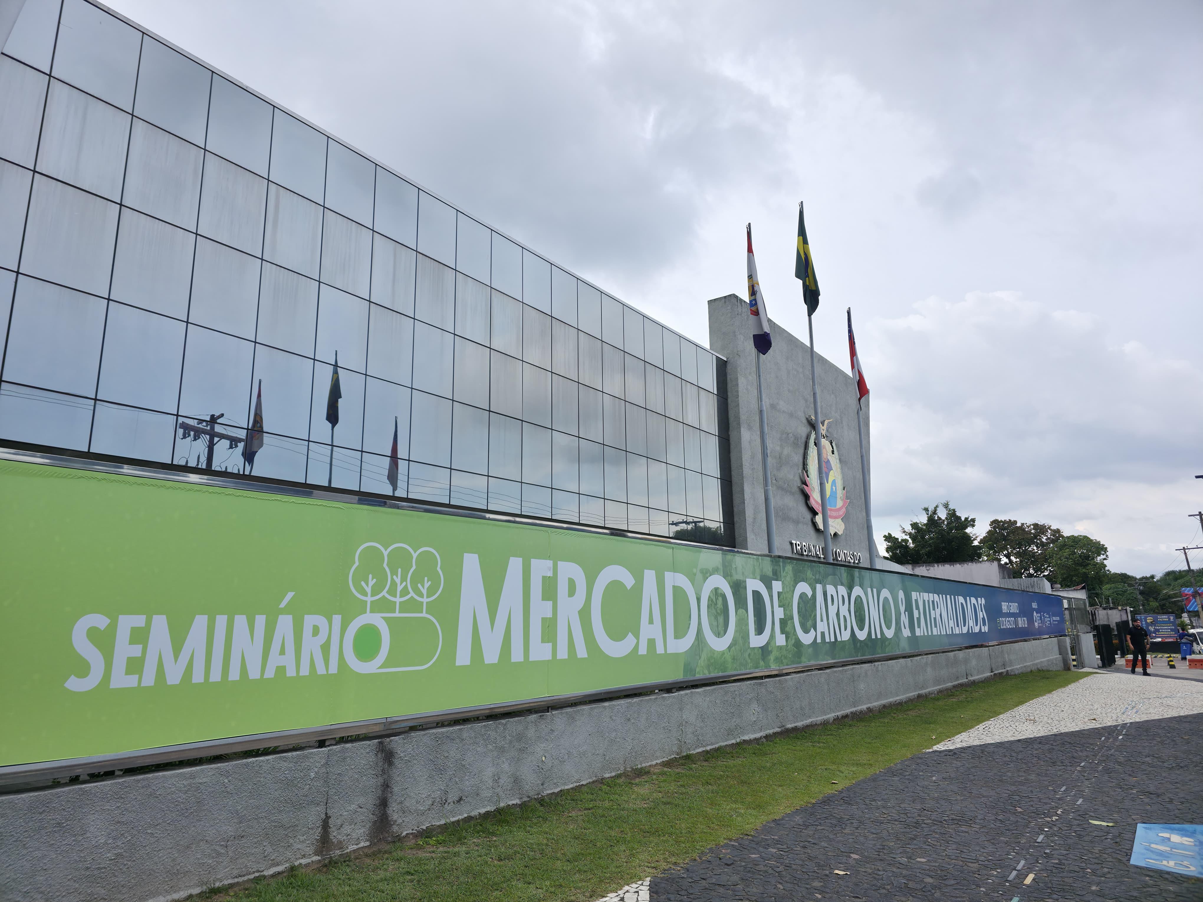 Mercado de carbono e preservação da Amazônia pautam encontro no TCE-AM