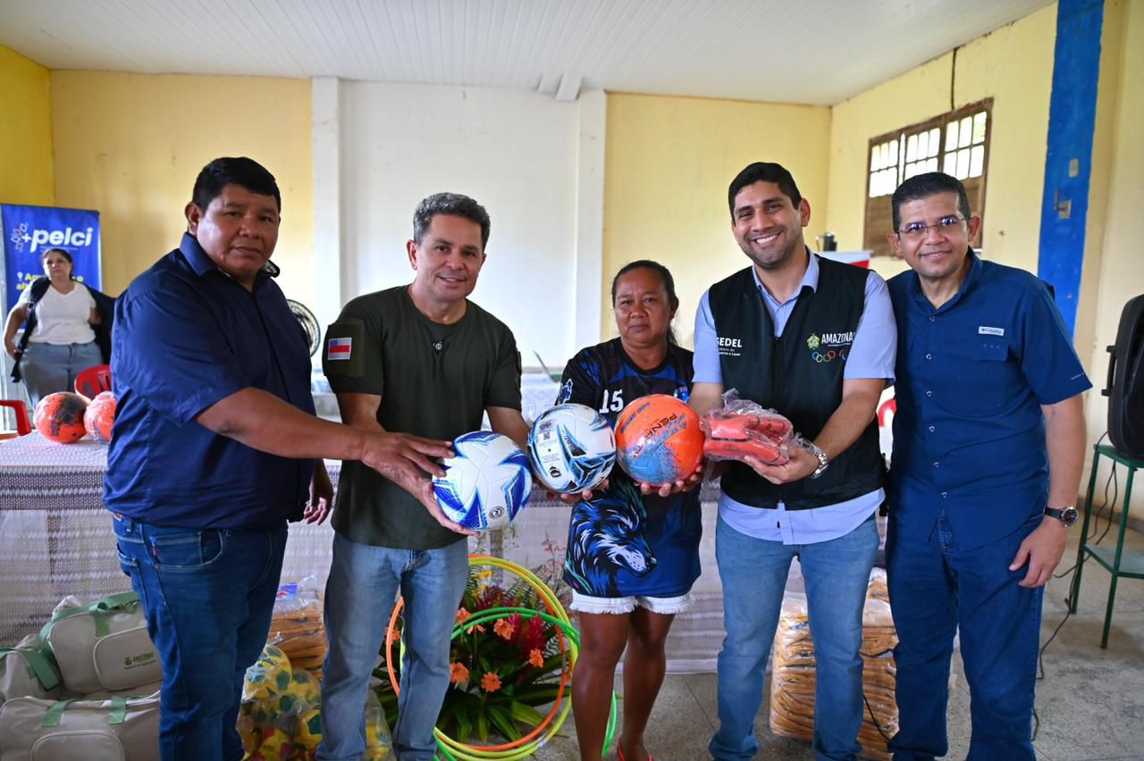 Tadeu de Souza faz entregas para ampliar acesso ao esporte em comunidade indígena de São Gabriel da Cachoeira