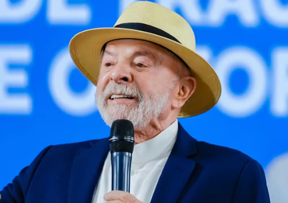 Justiça Eleitoral condena Lula por pedido de votos em evento oficial