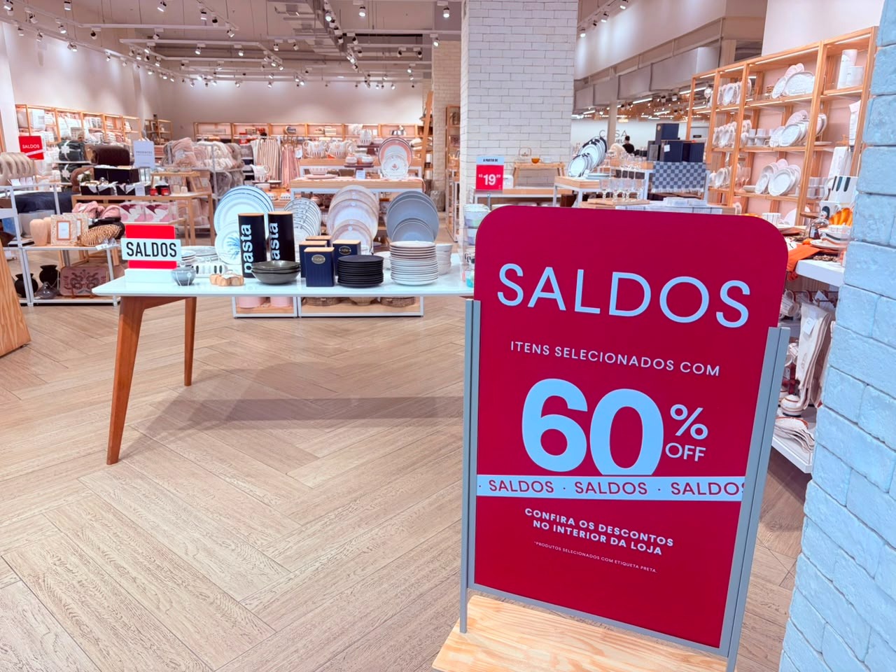 Temporada de liquidações no Manauara tem descontos de até 70%