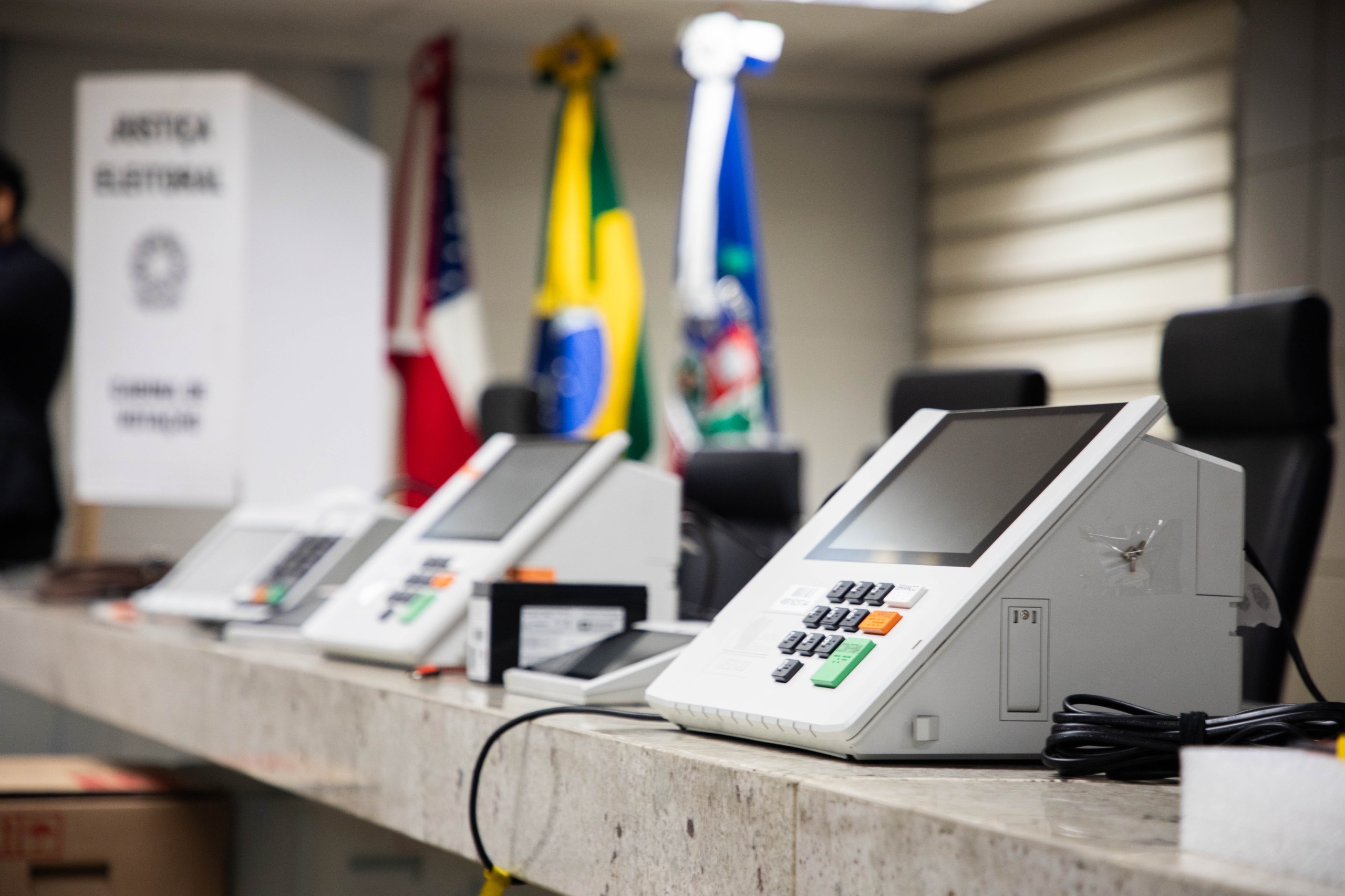 Por dentro da urna eletrônica: TRE-AM mostra como funciona a segurança do sistema de votação