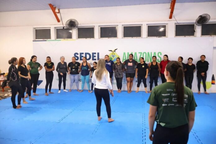 Governo do Amazonas abre inscrições para 20ª edição do curso de defesa pessoal feminina