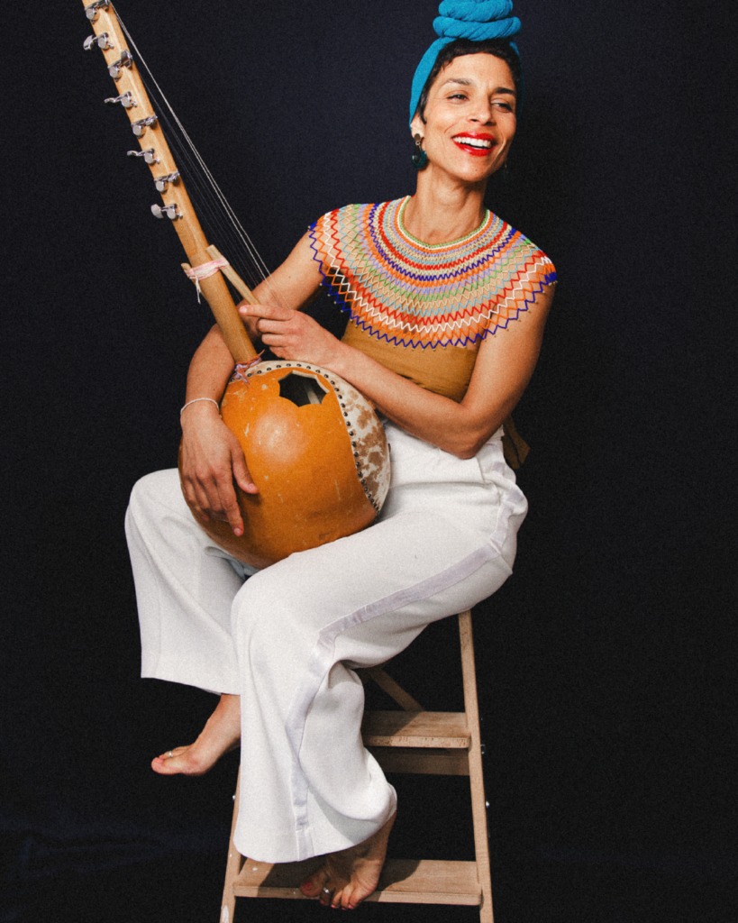 Aliança Francesa promove show gratuito da artista internacional Siân Pottok no Ideal Clube