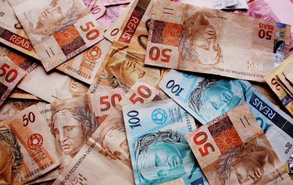 Possível fim da escala 6x1 impactará transporte de cargas e deve aumentar custos dos produtos