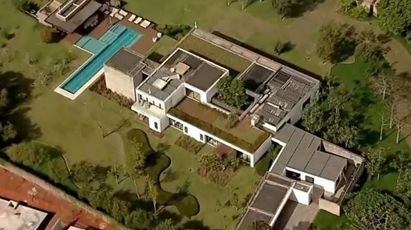 Criminosos furtam R$ 5 milhões em bens de luxo da casa do pai de Daniel Vorcaro