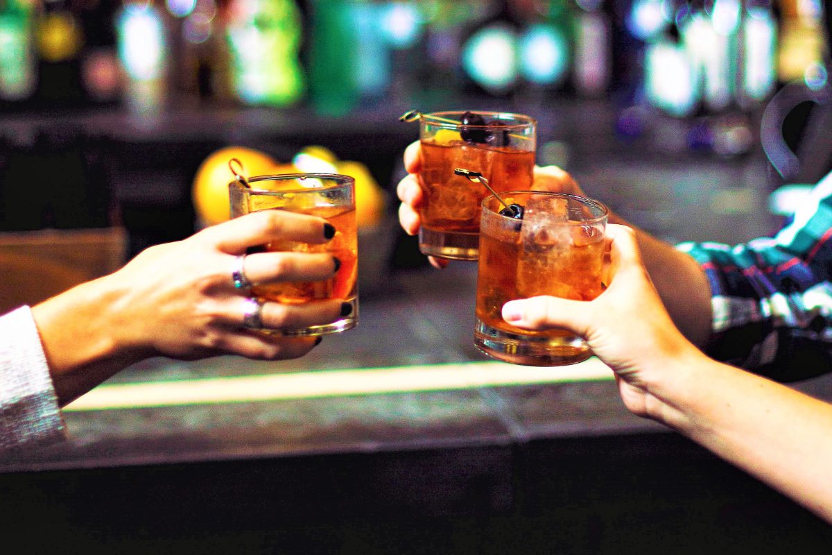 Bebidas adulteradas com metanol: 3 mortos e alerta para risco de cegueira