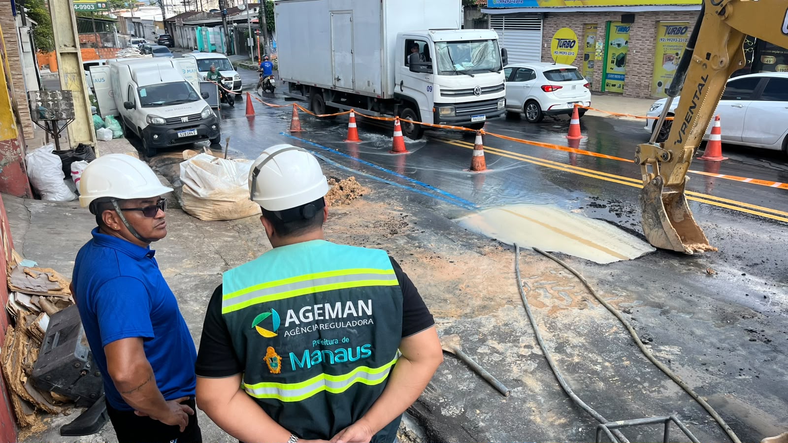 Ageman notifica Águas de Manaus após rompimento de tubulação no bairro Novo Aleixo Por Prefeitura de Manaus