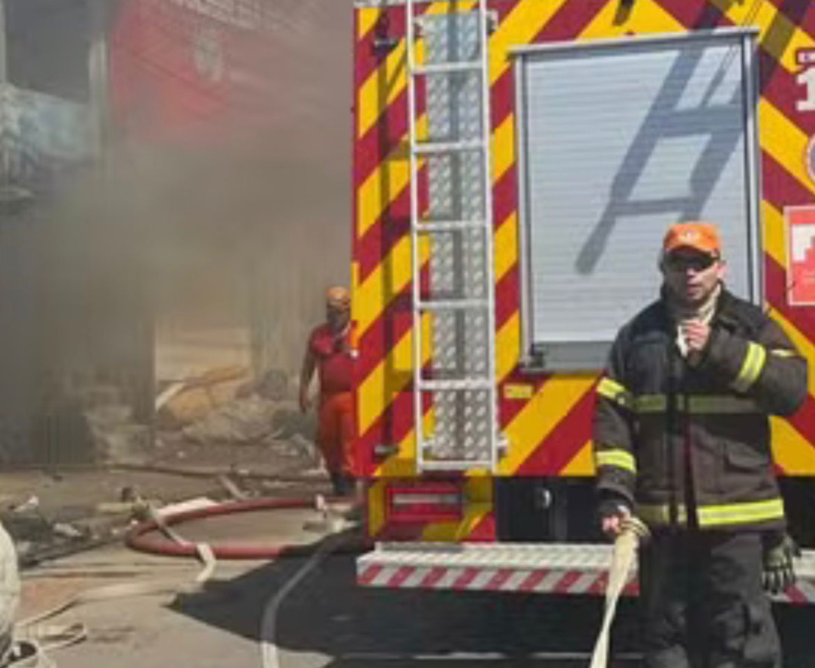 Fogo assusta moradores e mobiliza equipes na zona oeste de Manaus