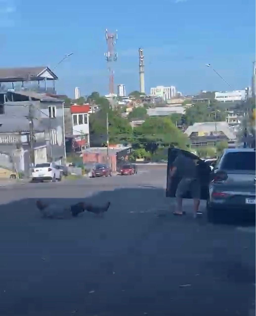 Idoso de 72 anos é vítima de golpe e roubo após sair de agência bancária em Manaus