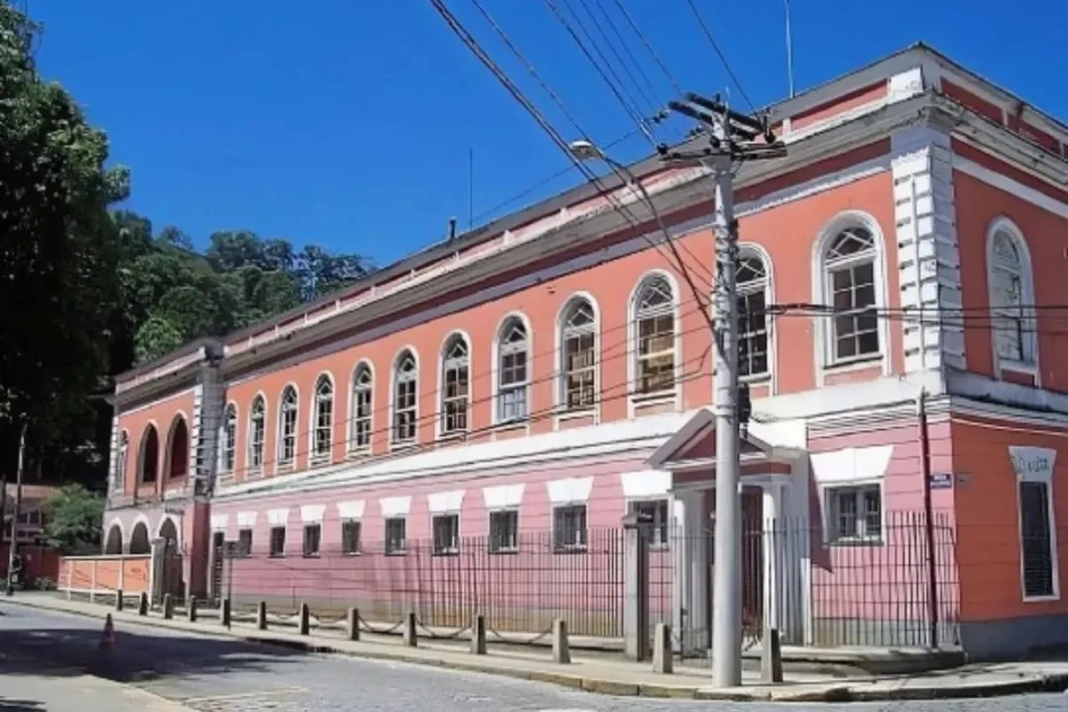Justiça manda devolver palácio imperial a herdeiro de Dom Pedro II