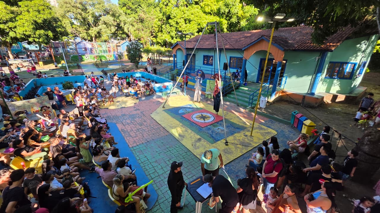 Prefeitura reúne mais de 1,5 mil pessoas no parque Cidade da Criança durante tarde de diversão e arte circense