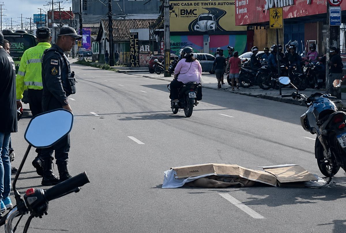 Idosa morre atropelada por motociclista sem CNH na zona leste de Manaus