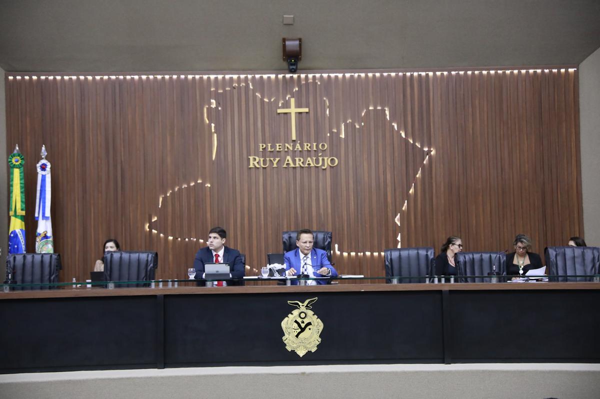 Mesa Diretora da ALE-AM protocola PL da eleição indireta com voto aberto