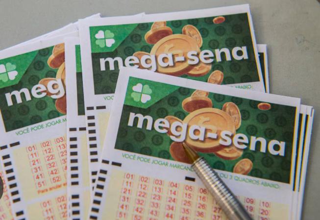 Mega-Sena acumula em R$ 16 milhões; veja quanto o vencedor receberia por mês sem trabalhar