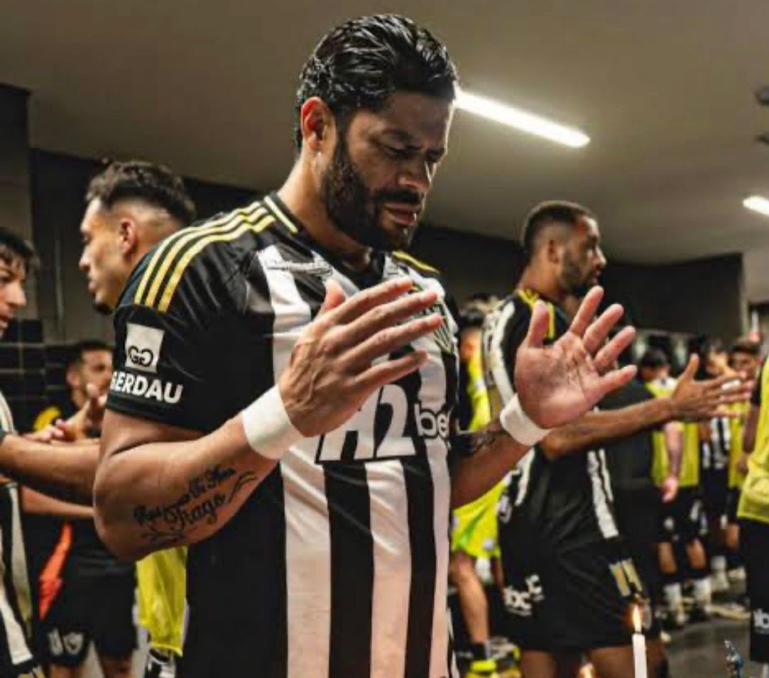Crise nos bastidores e clima de despedida: Hulk deixa vestiário e futuro no Atlético-MG fica por um fio