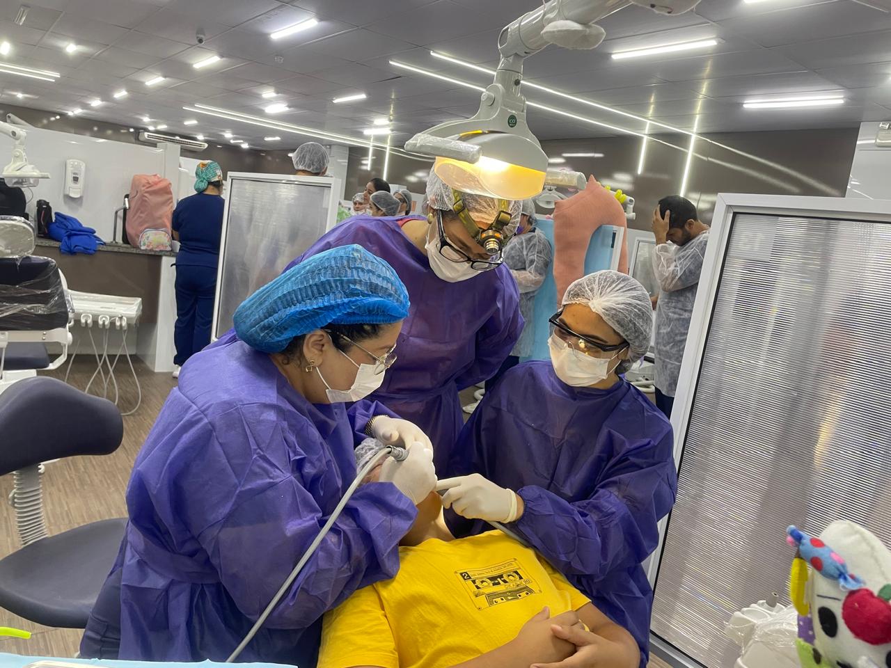 línicas Integradas Nilton Lins ampliam atendimento odontológico para o período noturno em Manaus