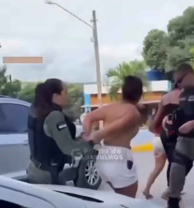 Mãe é presa por espancar filha de 11 anos e quebrar braço da criança