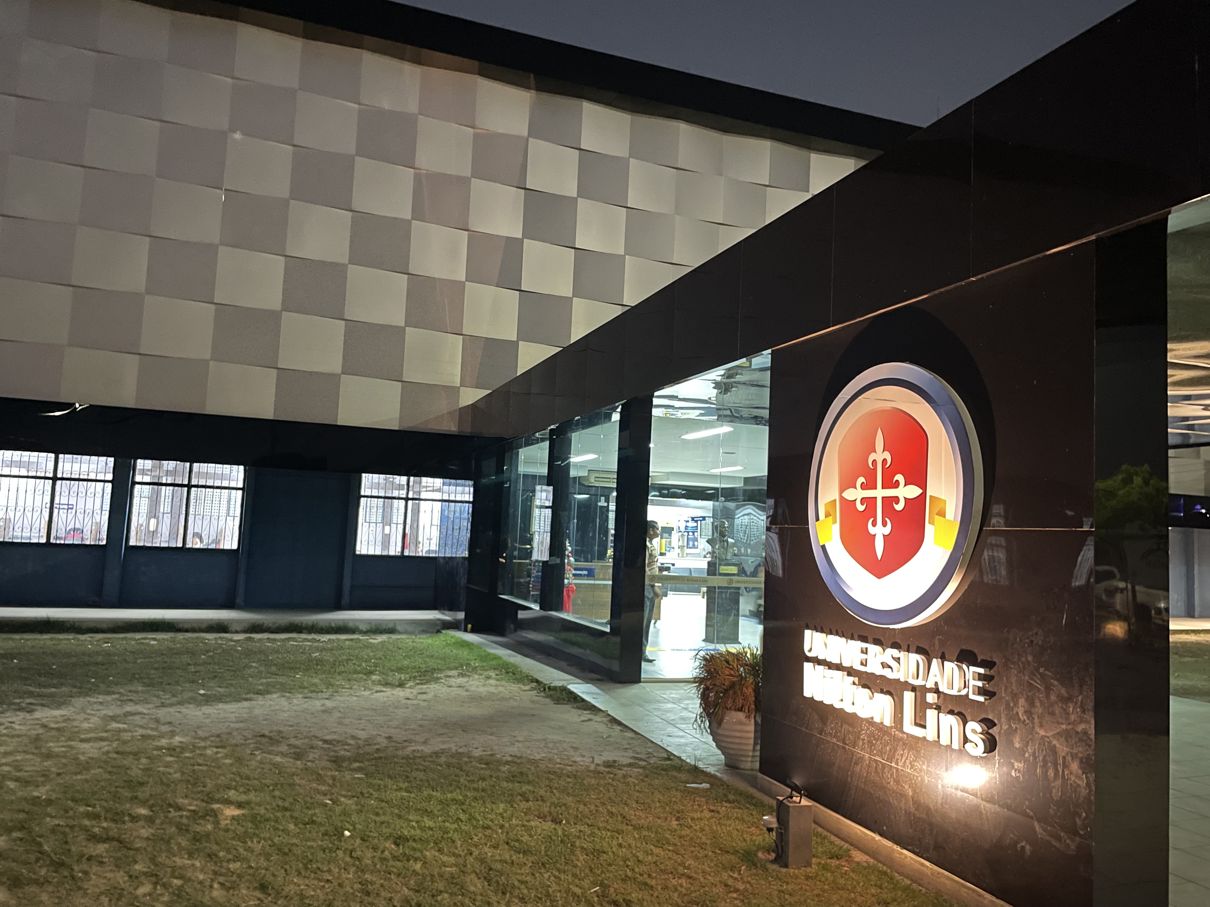 Clínicas Integradas Nilton Lins iniciam atendimento noturno em Manaus